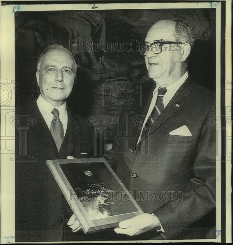 Load image into Gallery viewer, 1972 Press Photo Shelby Friedrichs presents award to Julian Green, writer.
