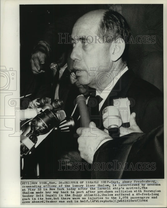 1964 Press Photo Capt. Abner Freudenberg interviewed by newsmen at Pier 32, NY