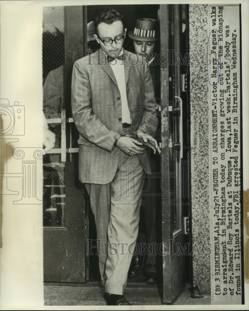 1960 Press Photo Victor Harry Feguer walk to arraignment in Birmingham, Alabama