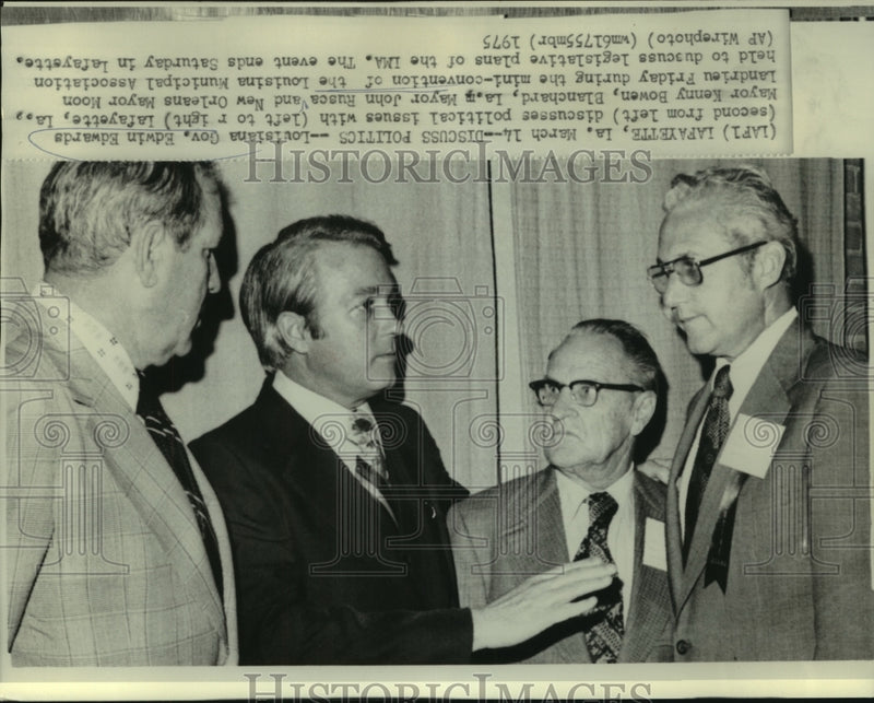 Load image into Gallery viewer, 1975 Press Photo LA Gov. Edwards &amp; mayors discuss politics in Lafayette.
