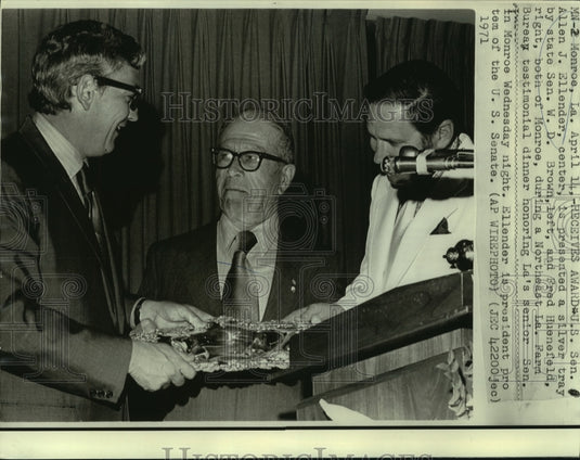 1971 Press Photo Sen. Allen Ellender presented silver tray by other senators