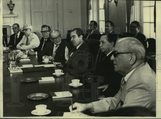 1971 Press Photo Sen. Allen Ellender, President Nixon & others at White House.