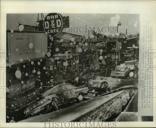 1964 Press Photo Scene of earthquake damage on Fourth Street, Anchorage, AK