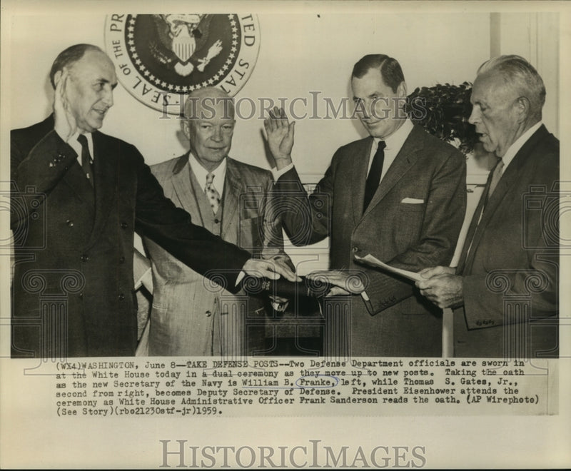 Load image into Gallery viewer, 1959 Press Photo William Franke with others takes Defense Post oath - now02299
