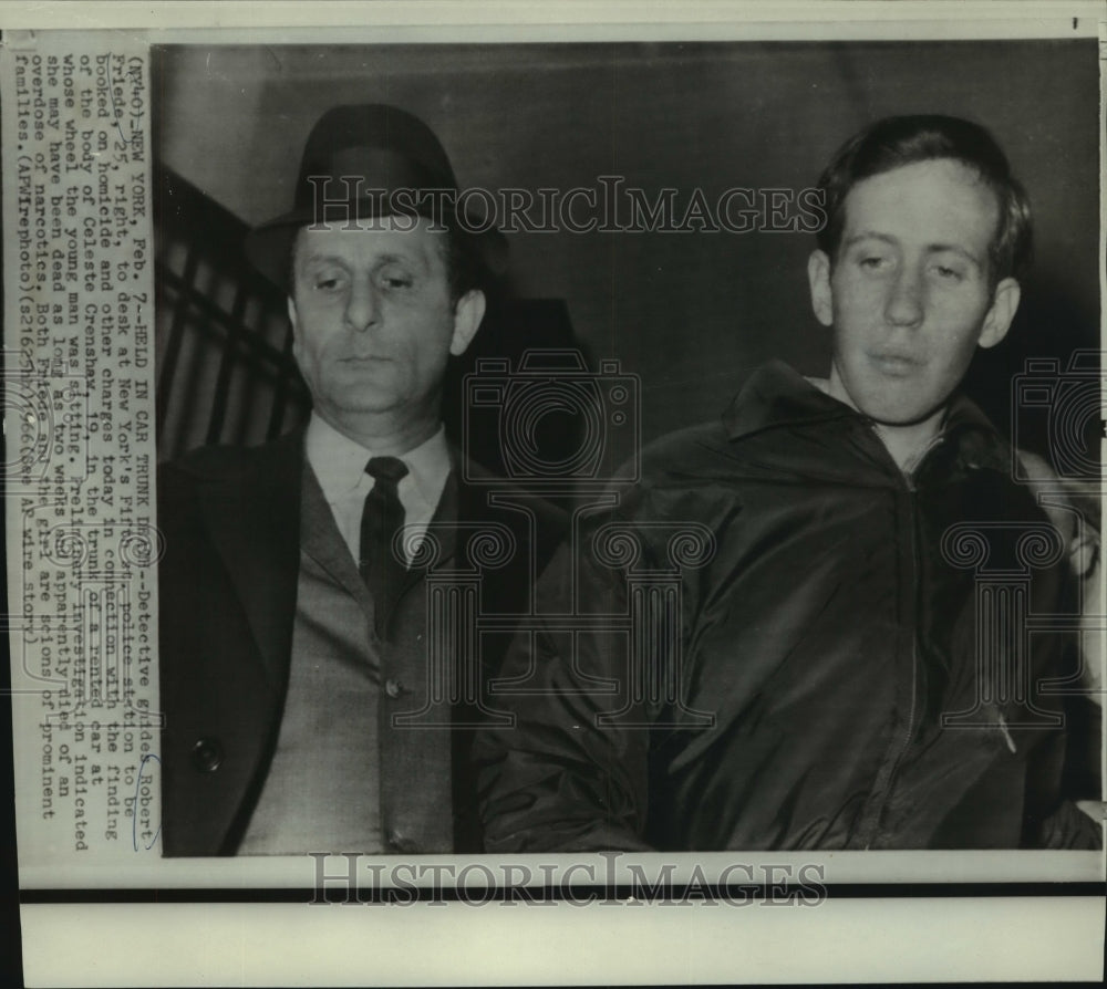 1966 Press Photo Detective guides Robert Friede to police station for booking.
