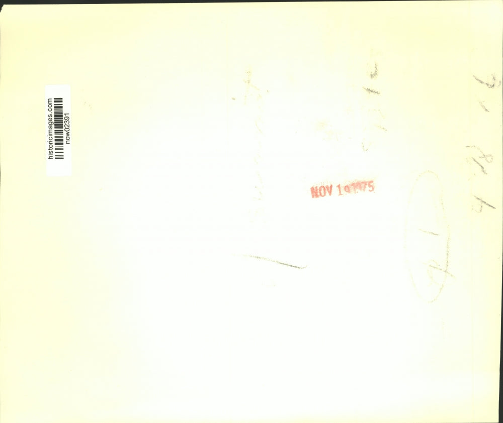 1975 Press Photo Francisco Franco's sister, Pilar escorted from La Paz Clinic