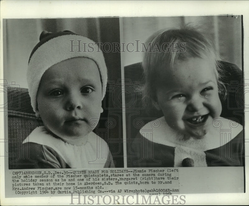 Load image into Gallery viewer, 1964 Press Photo Jimmie, left, and Margaret Fischer of the Fischer quintuplets
