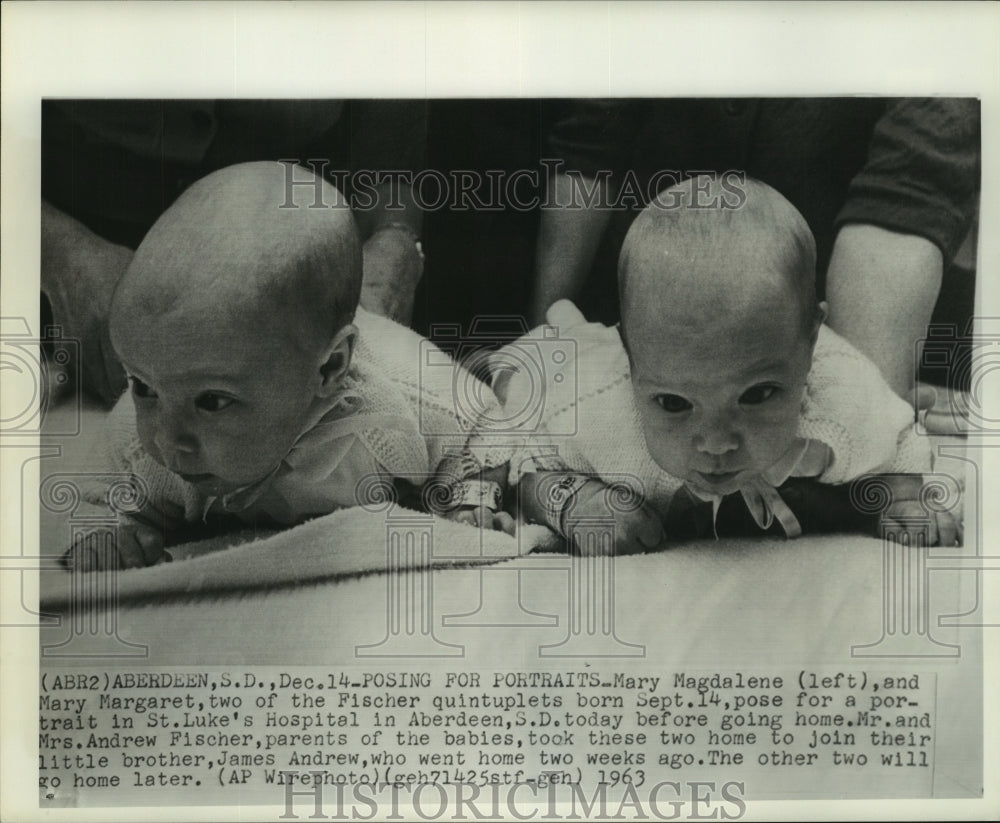 1963 Press Photo Mary Magdalene and Mary Margaret of the Fischer quintuplets