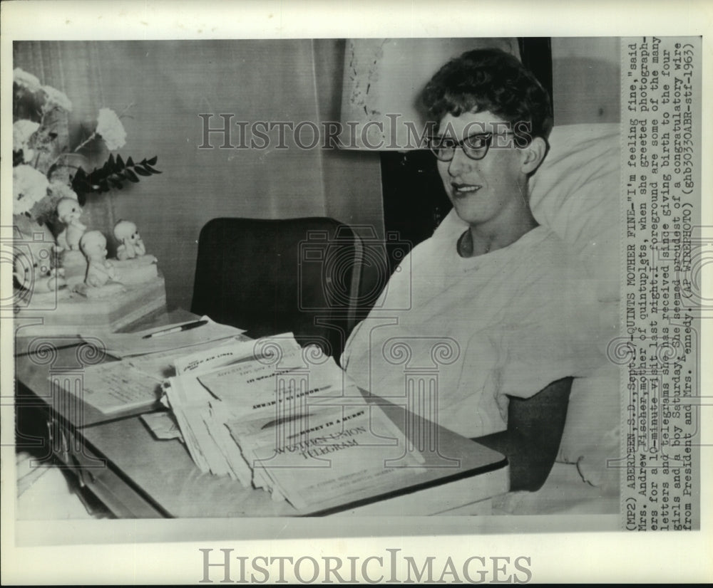 1963 Press Photo Mrs. Andrew Fischer, mother of quints, with letters &amp; telegrans
