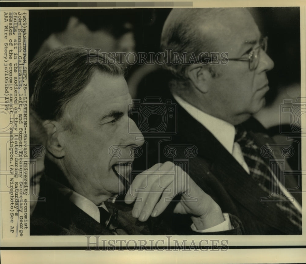 1974 Press Photo Harvard economist John Galbraith &amp; other at economic summit