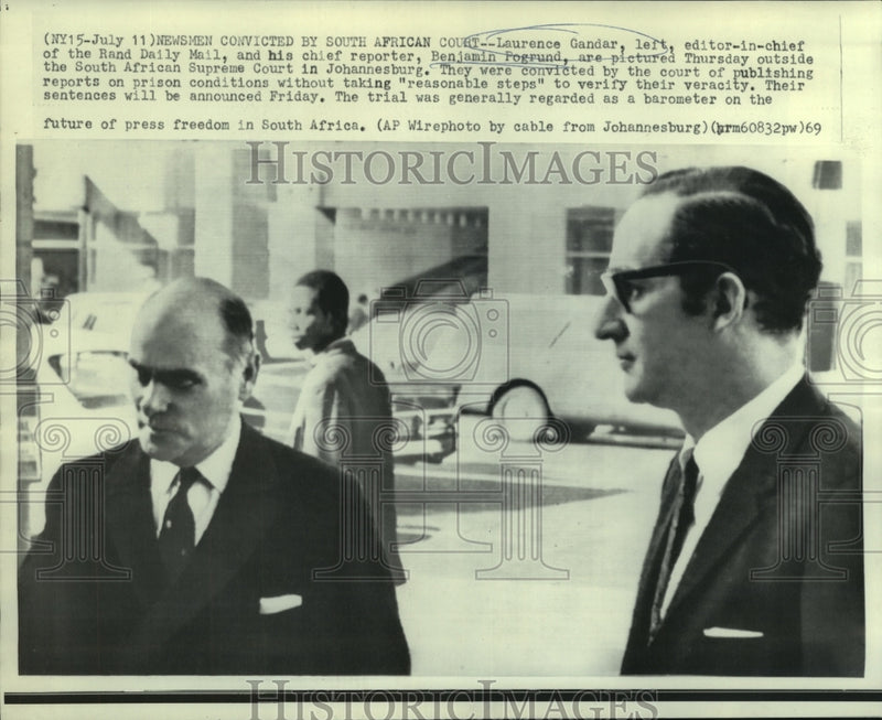 Load image into Gallery viewer, 1969 Press Photo Laurence Gander &amp; Pogrund, newsmen, convicted in South Africa
