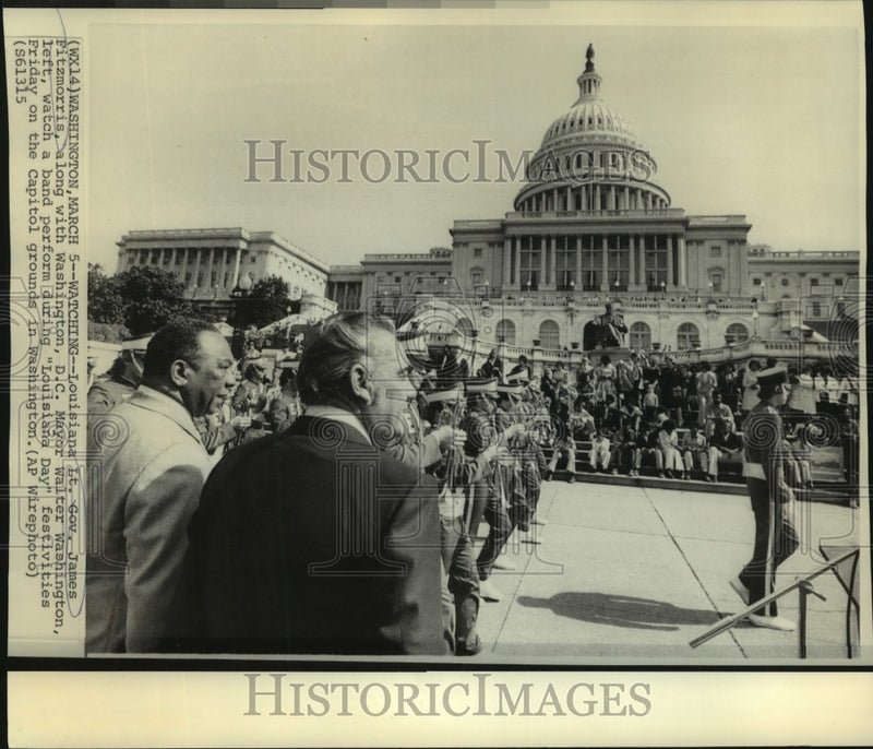 Load image into Gallery viewer, 1976 Press Photo LA Lt. Gov. Fitzmorris &amp; others watch band at "Louisiana Days"

