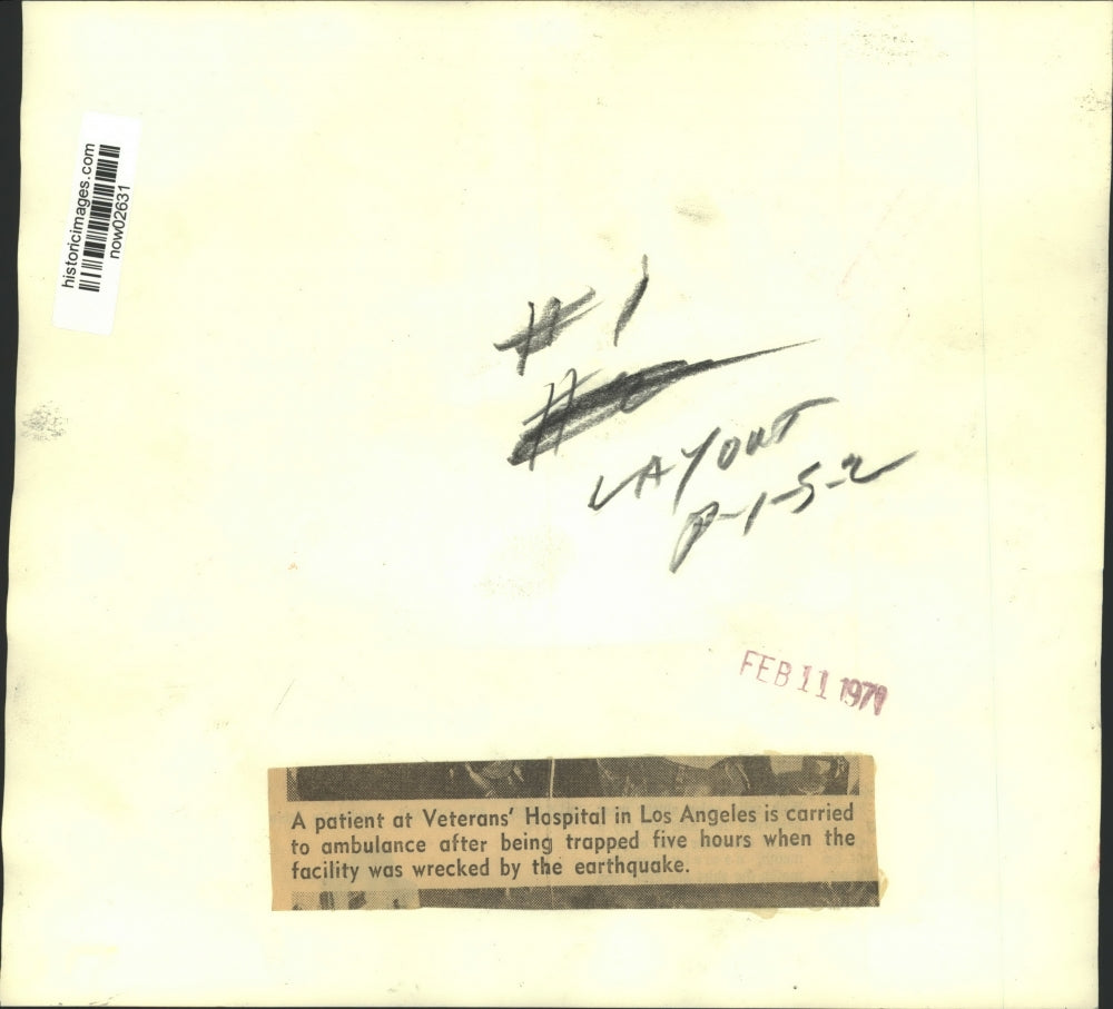 1971 Press Photo Patient at VA Hospital rescued from earthquake - now02631