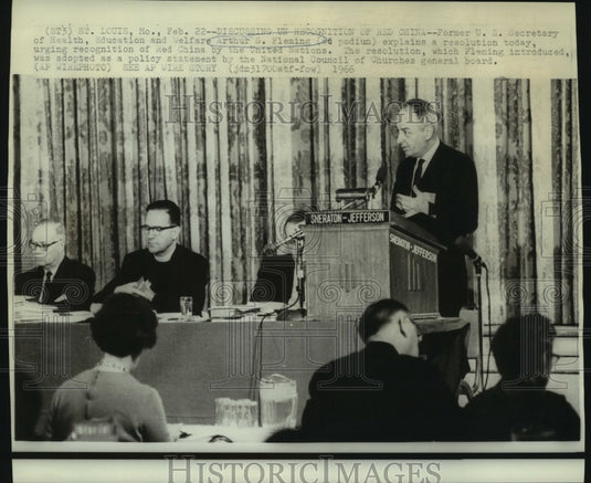 1966 Press Photo Arthur Fleming at meeting in St. Louis, Missouri - now02661