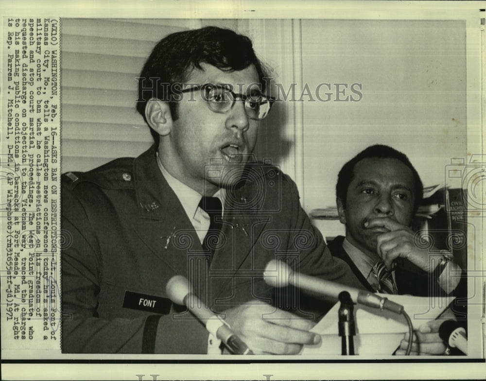 1971 Press Photo Lt. Louis Font speaks at Washington news conference