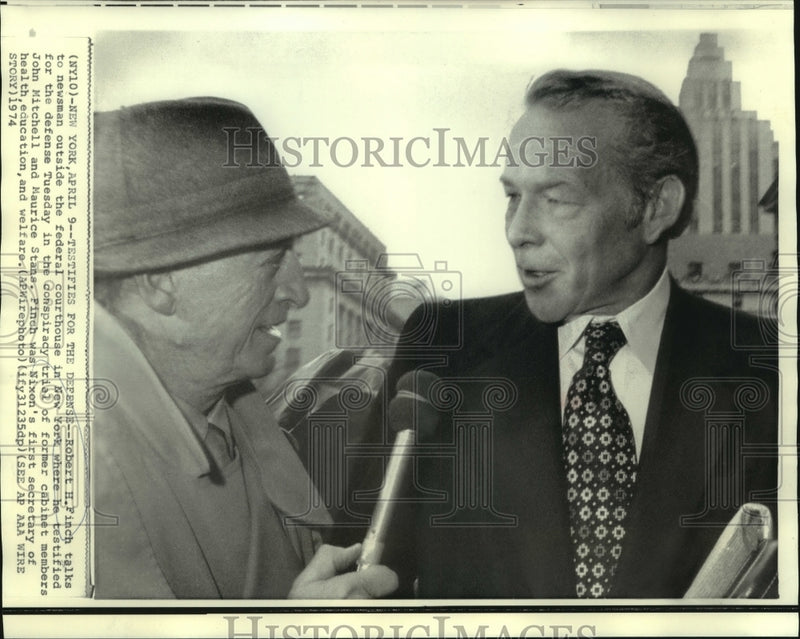 Load image into Gallery viewer, 1974 Press Photo Robert Finch with newsmen at federal courthouse in NY
