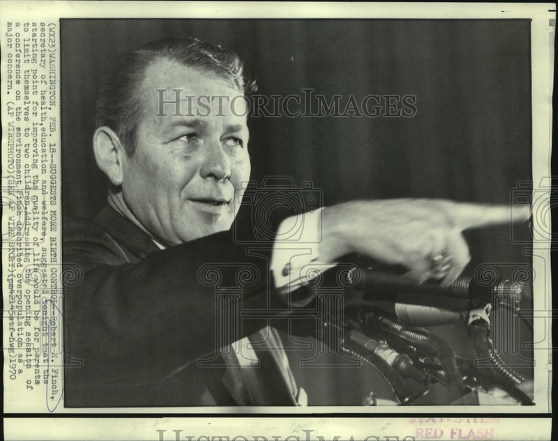 Load image into Gallery viewer, 1970 Press Photo Robert H. Finch, Secretary of Health, Education and Welfare.
