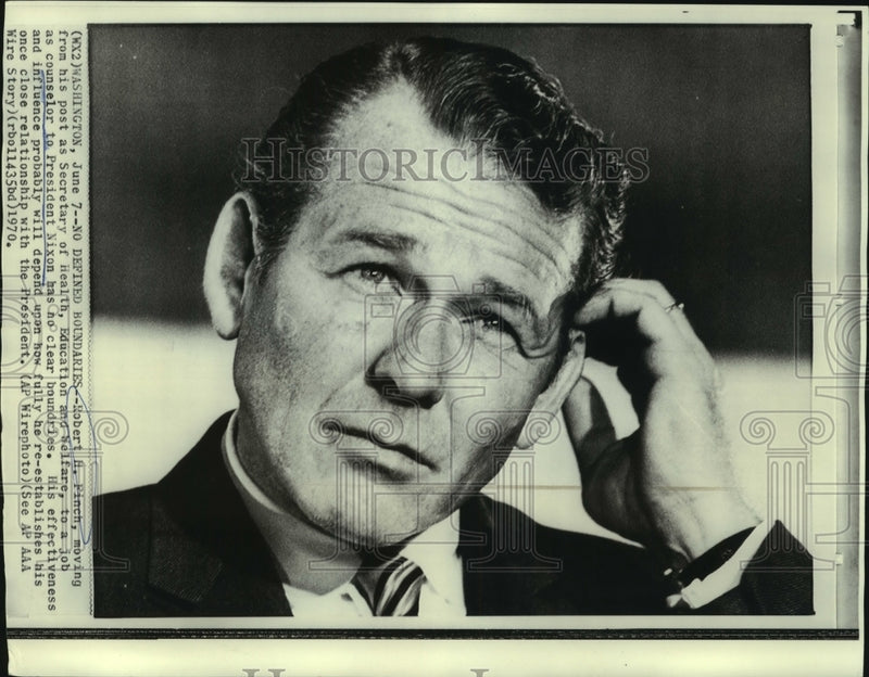 Load image into Gallery viewer, 1970 Press Photo Robert H. Finch, counselor to President Nixon. - now02755
