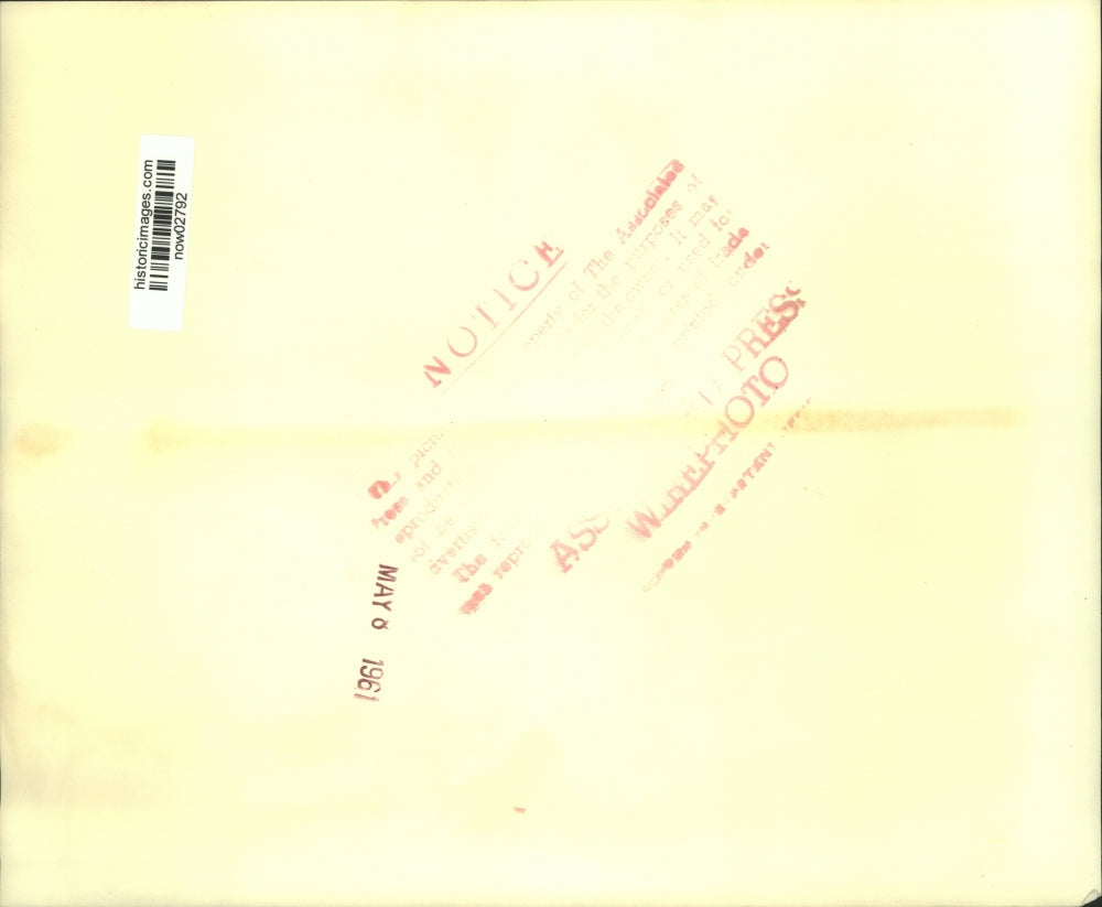 1961 Press Photo Major Gen. Jacques Faure arrives at Sante Prison in Paris.