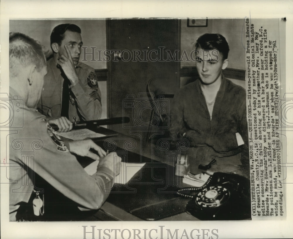 1961 Press Photo Bruce Edwards questioned by policemen in death of Lucy Edwards