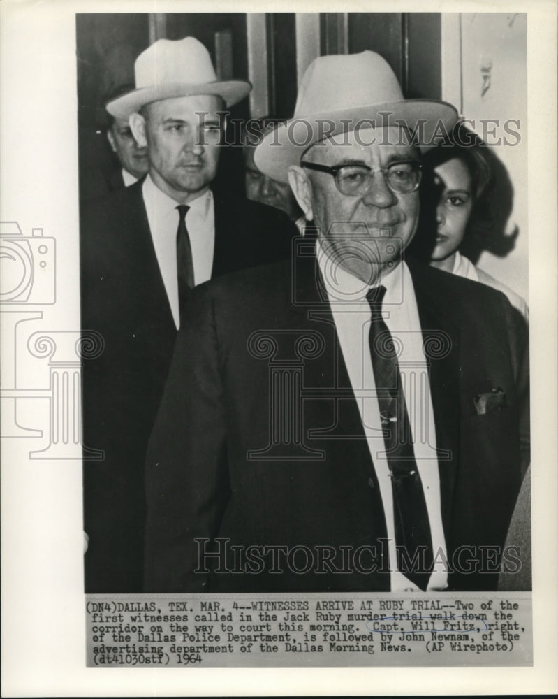 1964 Press Photo Capt. Will Fritz escorts witnesses of Jack Ruby trial