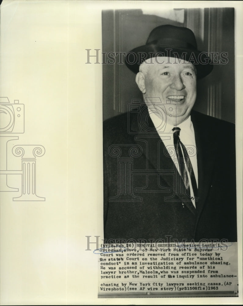 Load image into Gallery viewer, 1963 Press Photo Justice Louis L. Friedman ordered removed from office
