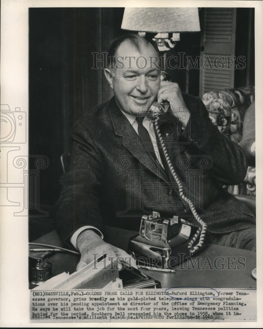 1965 Press Photo Buford Ellington, on his gold-plated telephone. - now03208