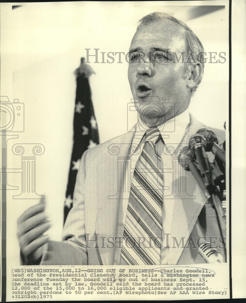 1975 Press Photo Head of Clemency Board Charles Goodell at news conference.