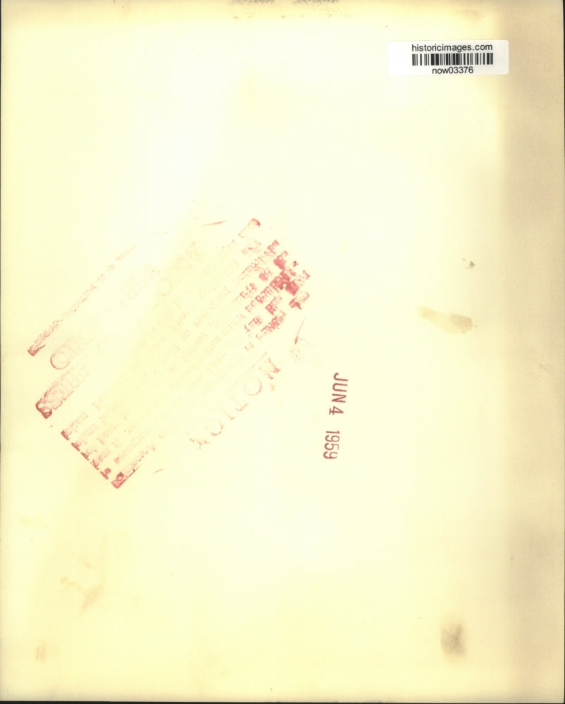 1959 Press Photo Physicists Dr. Stanley Freden & Dr. White pose with microscope