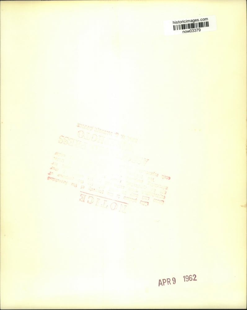 1962 Press Photo Mrs. Mike Freeman & daughter await release of husband from Cuba