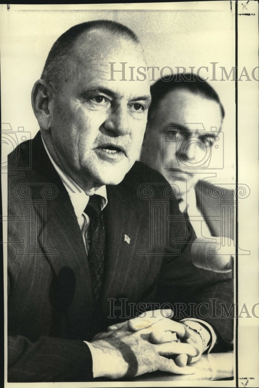 1972 Press Photo FBI's Patrick Gray & Joseph Sylvester at press conference in LA