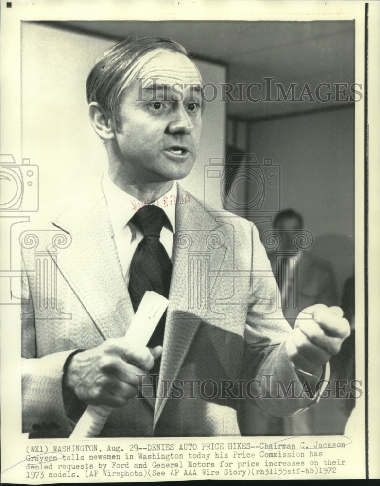 Load image into Gallery viewer, 1972 Press Photo Price Commission's Jackson Grayson with Washington newsmen

