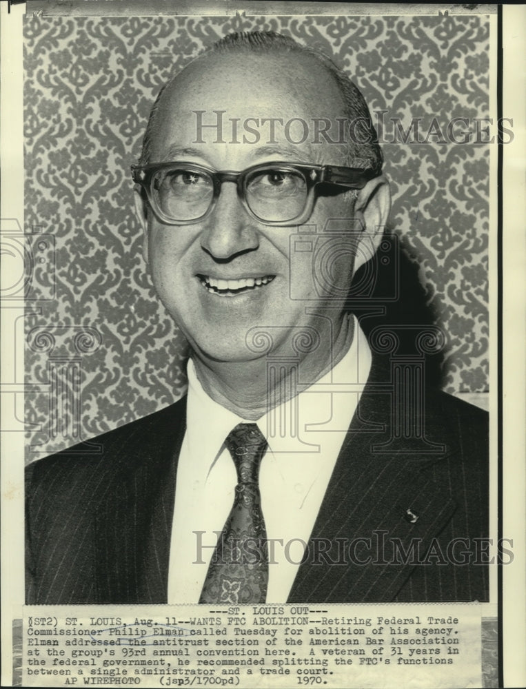 Load image into Gallery viewer, 1970 Press Photo Philip Elman, retiring Federal Trade Commissioner. - now03506
