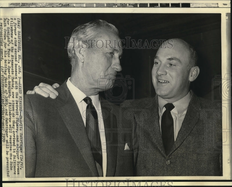 Load image into Gallery viewer, 1990 Press Photo Charlie Gehringer &amp; other at Tops in Sports banquet in Maryland
