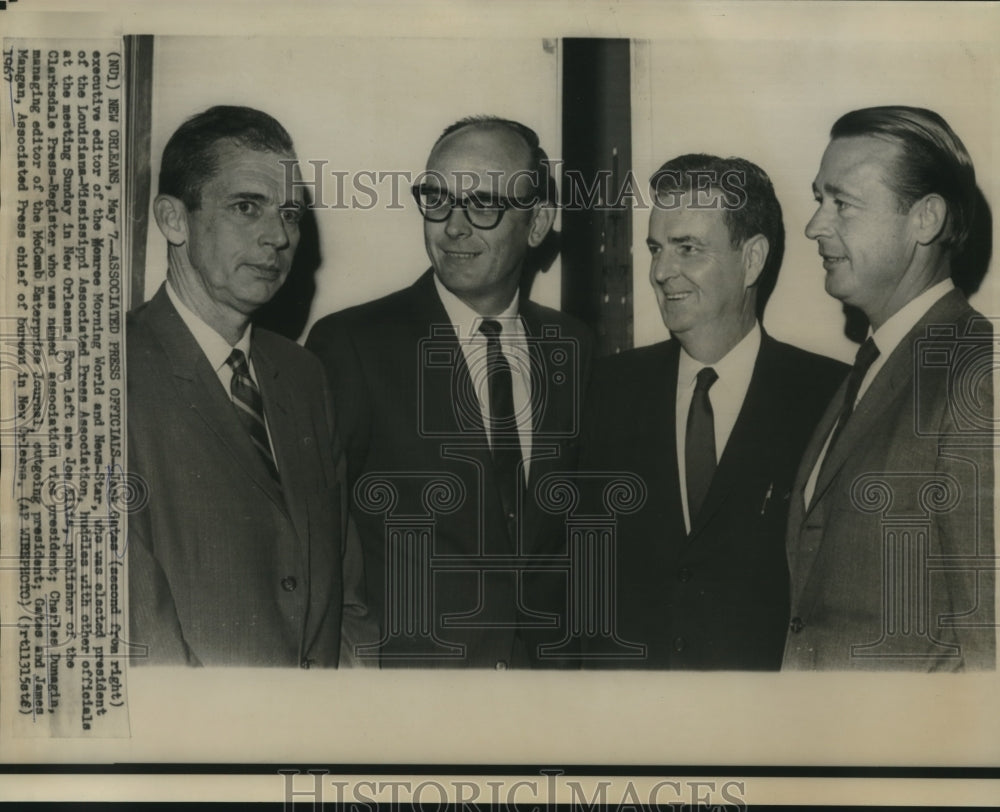 1967 Press Photo Jack Gates and other Associated Press officials in New Orleans