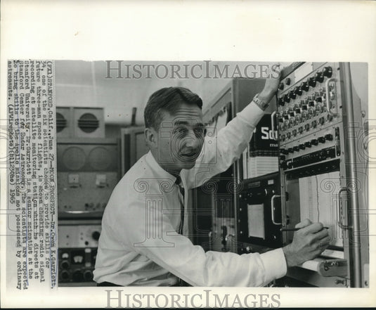 1965 Press Photo Dr. Owen Garriott at Stanford Center for Radar Astronomy