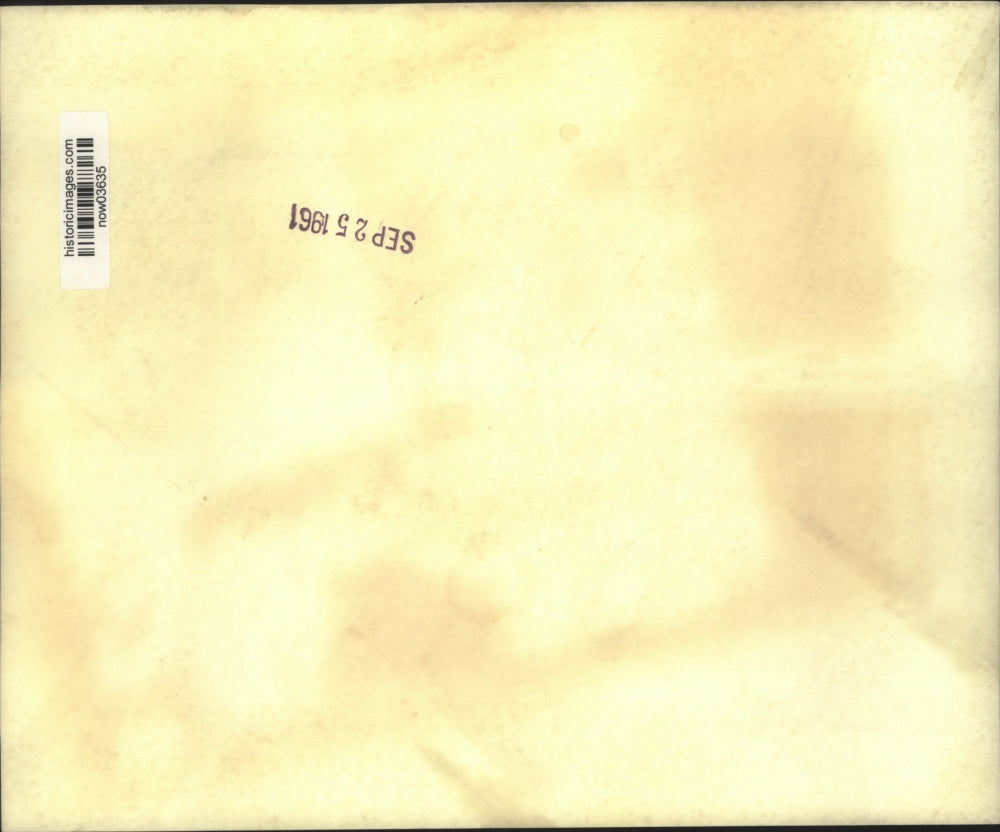 1961 Press Photo Airpower's "Man of the Year," Lyle Garlock congratulated