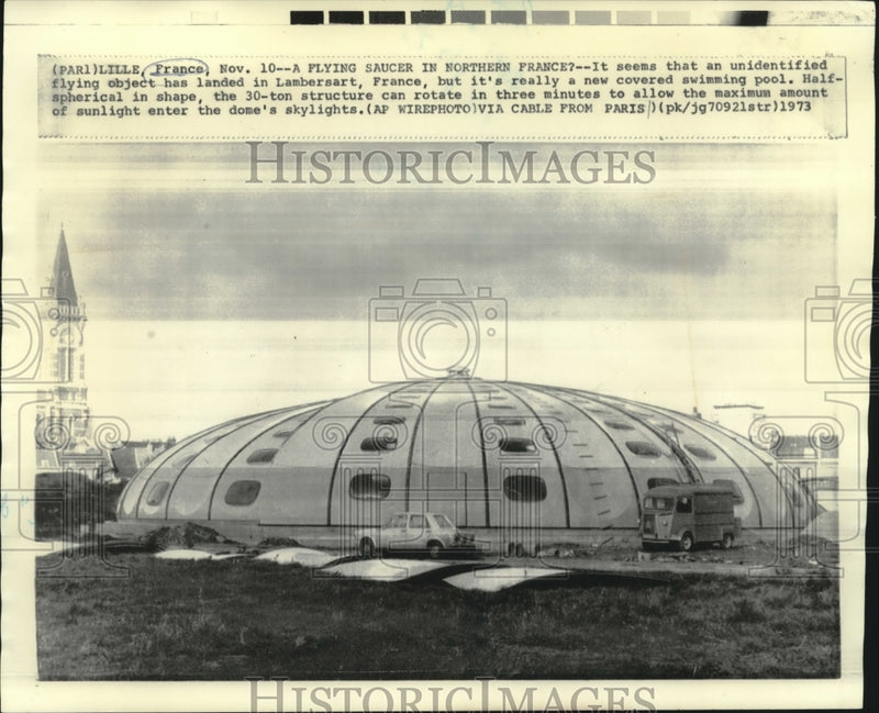 Load image into Gallery viewer, 1973 Press Photo Half-spherical swimming pool in Lambersart, France - now03651
