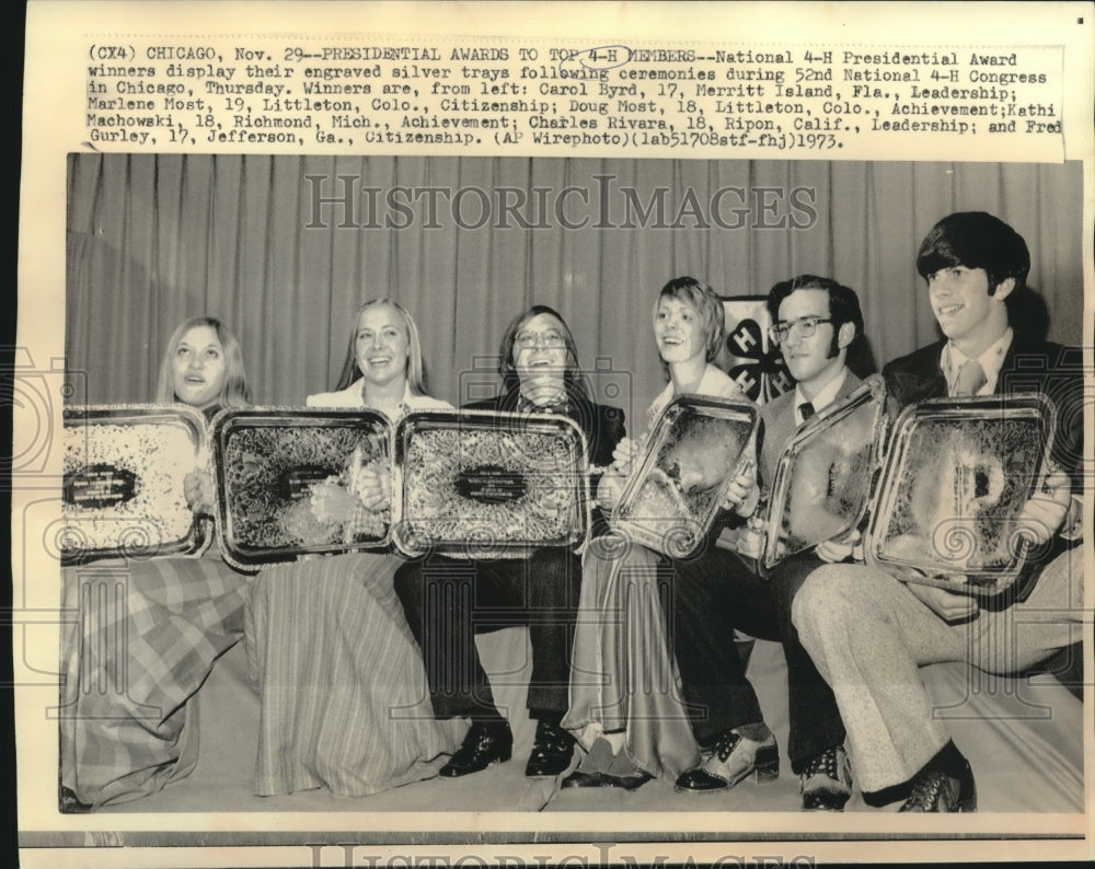 1973 Press Photo Presidential Awards to top 4-H members in Chicago, Illinois