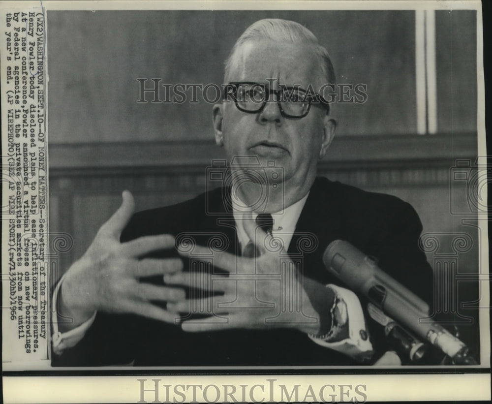 1966 Press Photo Treasury Secretary Henry Fowler at news conference - now03747