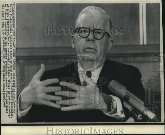 1966 Press Photo Treasury Secretary Henry Fowler at news conference - now03747