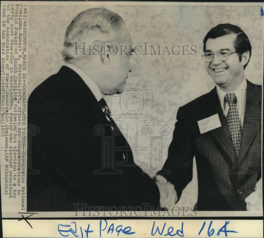 1975 Press Photo DNC Robert Strauss congratulates Donald Fowler on election
