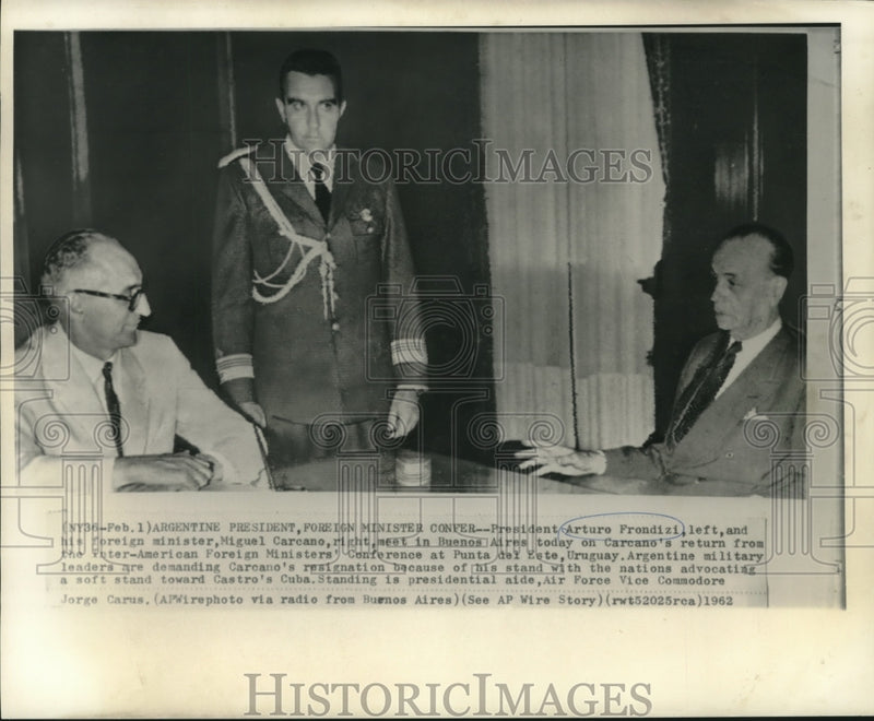 Load image into Gallery viewer, 1962 Press Photo Agrentina's President Frondizi confers with foreign ministers
