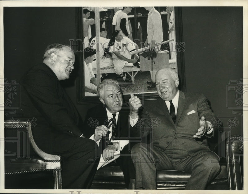 Load image into Gallery viewer, Press Photo Baseball-Joe Cronin, Ford Frick &amp; Warren Giles - now03818
