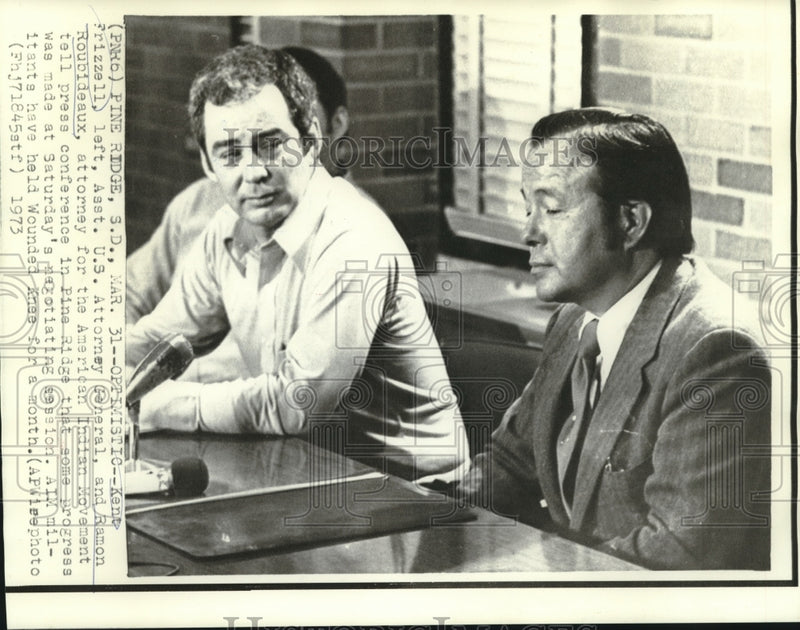 Load image into Gallery viewer, 1973 Press Photo Kent Frizzell &amp; Roubideaux, AIM attorney, at news conference
