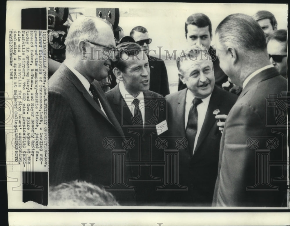 1968 Press Photo Gov. Ellington &amp; others greet Vice-Presidential candidate Agnew