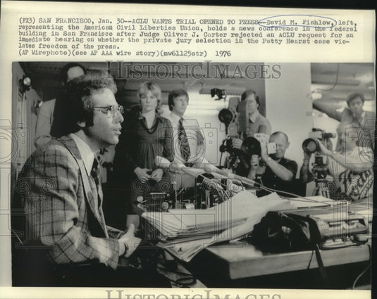 1976 Press Photo David Fishlow of ACLU holds press conference in San Francisco