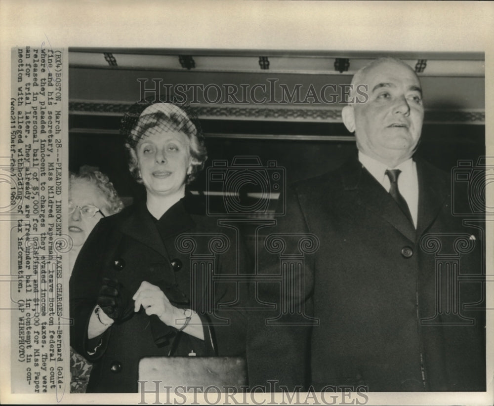 1960 Press Photo Bernard Goldfine &amp; Mildred Paperman leave Boston Federal Court