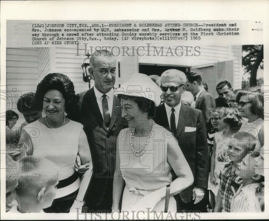 1965 Press Photo President & Mrs. Johnson with others at church in Texas