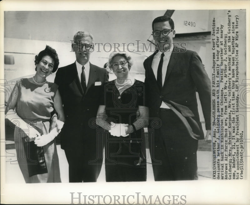 Load image into Gallery viewer, 1962 Press Photo Arthur Goldberg family pose at Andrews Air Force Base
